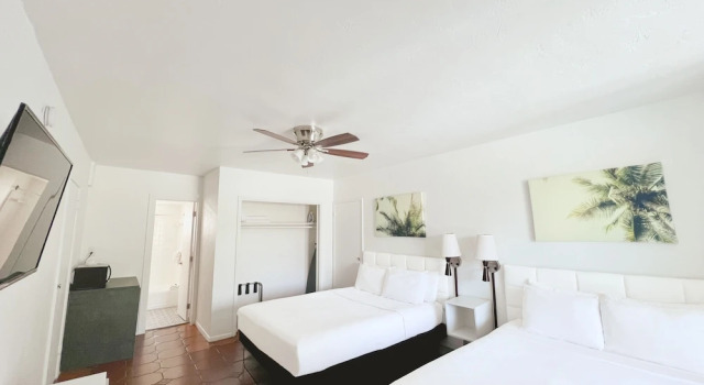 Четырёхместная студия Standard TropiRock A North Beach Village Resort Hotel