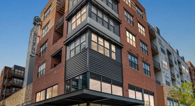 Landing Apartments at Mayfair Collection, Book Apartment Milwaukee Wisconsin