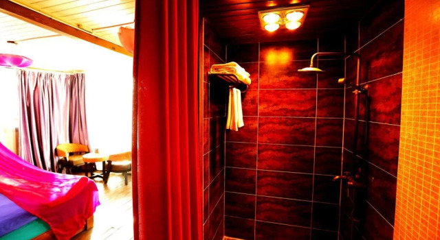 Lijiang Yuese Inn, Prenota Hotel Hotel economici a Lijiang