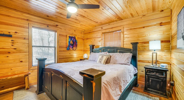 Broken Bow Cabin w/ Hot Tub ~ 5 Mi to State Park!, Buchen Sie Ferienhaus Hochatown 