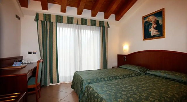Номер Standard с видом на озеро Garda Family House