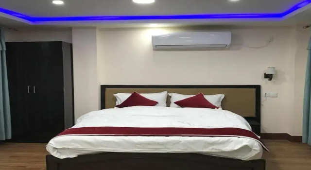 MeroStay  140 Hotel Paradise, Забронировать Отель Отели Балладью с парковкой, Парковка