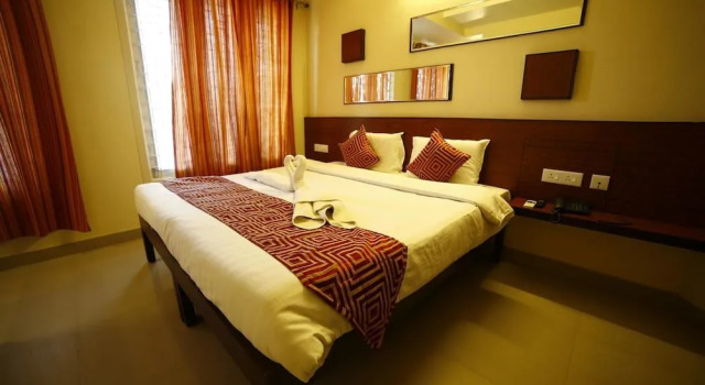 OYO 1456 Hotel Raj Classic Inn, Забронировать Отель Отели штата Тамилнада с бассейном, Бассейн