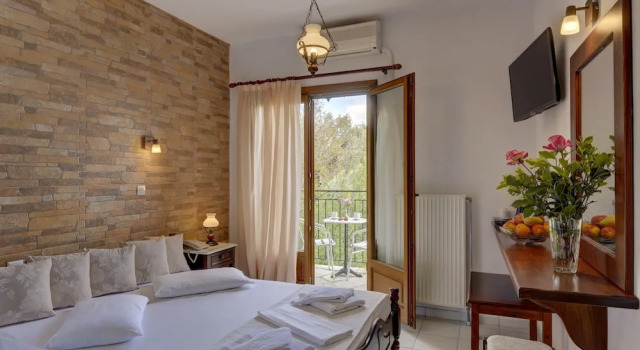 Двухместный номер Standard с балконом Hotel Agnadi - Horefto