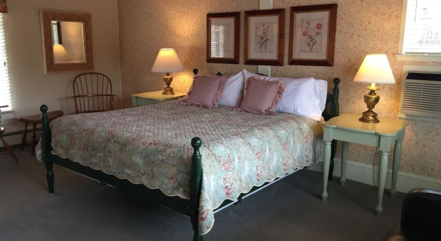 Lumberville 1740 House, Book Hotel Feasterville Bucks County