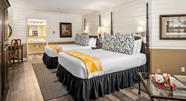 Четырёхместный номер Deluxe Apple Farm Inn