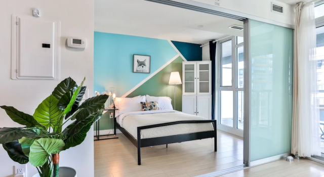 Cityplace 1B Lux Condo Lakeside Skydome Mtcc