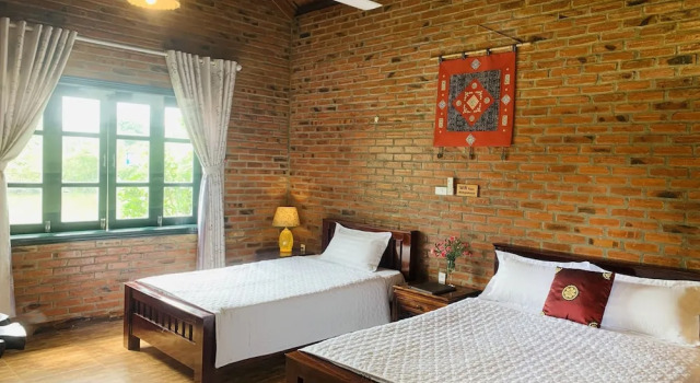 Бунгало Deluxe с балконом и с видом на озеро Dinh Gia Home