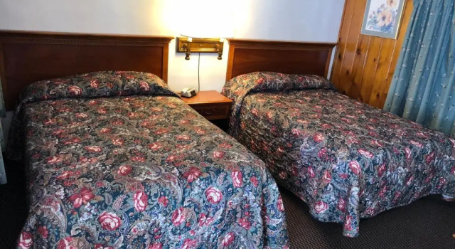 Sun N Snow Hotel, Đặt Khách sạn Cadillac Michigan