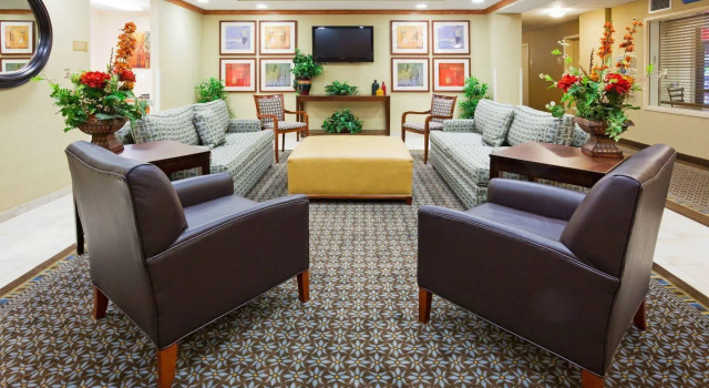 Candlewood Suites Kenosha - Pleasant Prairie by IHG, Забронировать Отель Плезант Прейри 