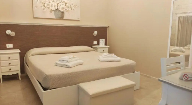 Dimora della Nonna-Luxury Home, Buchen Sie Hotel Mola di Bari Metropolitanstadt Bari