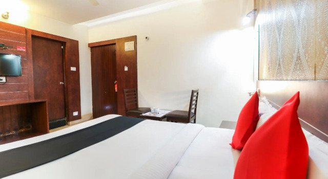 OYO 3242 Hotel Status Executive Room's, Забронировать Отель Отели Бангалора с завтраком, рядом с Hosmat Hospital, Завтраки