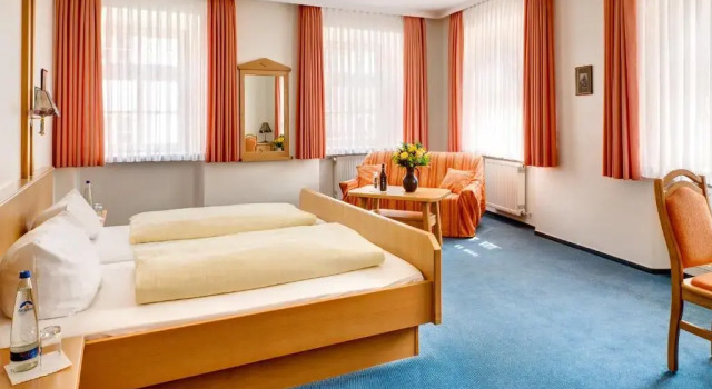 Brauereigasthof/Hotel Bürgerbräu, Varaa Hotelli Hotellit Baijeri pysäköinnillä, Pysäköinti
