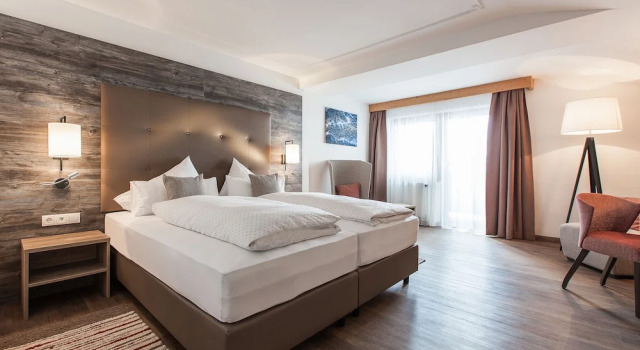 Двухместный номер Superior с балконом Alpenhotel Tirolerhof