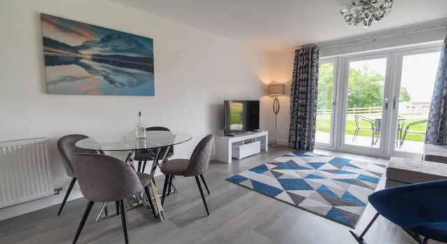 Spacious 2 Bedroom Modern Apartment in Inverness