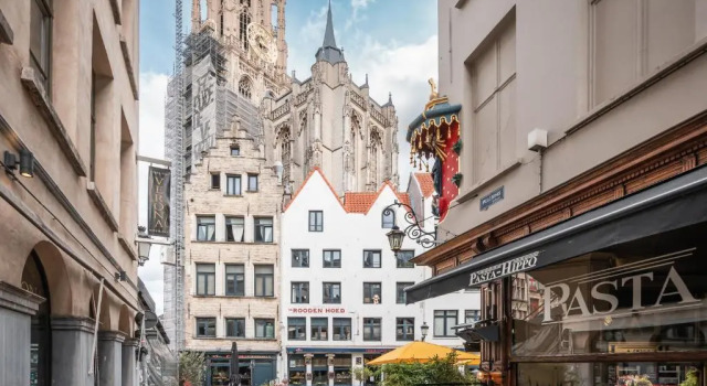 Tempel Cathedral Lodge in the Heart of Antwerp, Забронировать Отель Антверпен - центр города Антверпен, рядом с De Wilde Zee