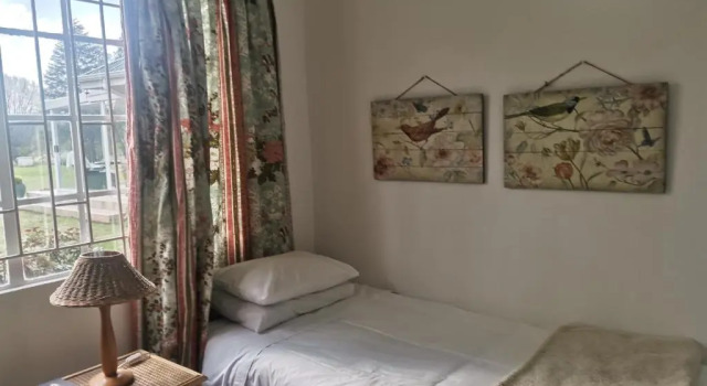 Кровать в общем номере Sani Window B&B and Self catering