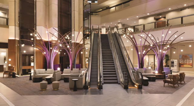 Hyatt Regency Louisville, Забронировать Отель Луисвилл Louisville Metropolitan Area, рядом с Louisville Slugger Field