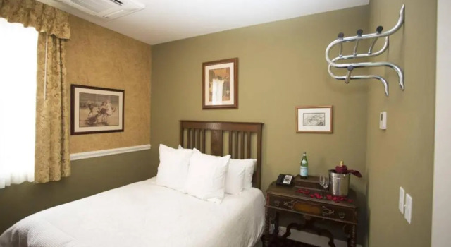 Двухместный номер Standard National Hotel Jackson, Tapestry Collection by Hilton