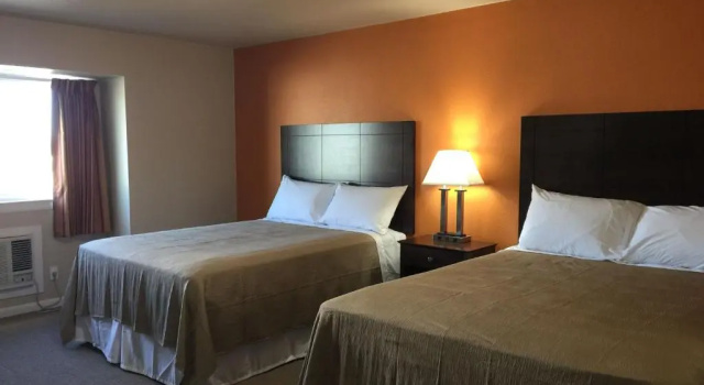 Четырёхместный номер Deluxe Downtown Motel Woodward