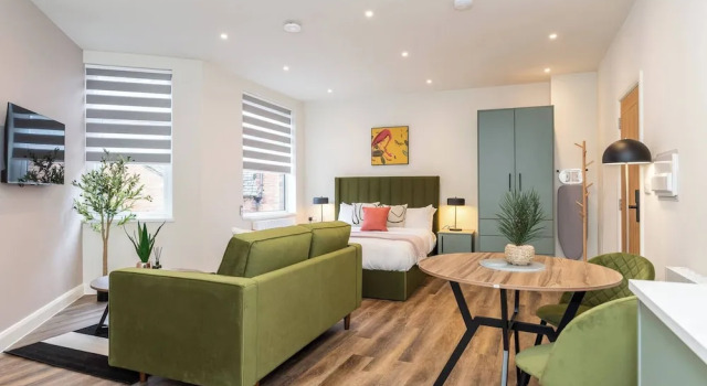 Студия Stylish Central Studio Steps to DMU & LRI