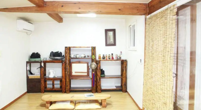 Moda Hanok Guesthouse, Prenota Hotel Jongno-Gu Seul, vicino a Parco Waryong