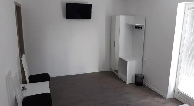 White House M&M, Book Hotel Rakovica Karlovac county
