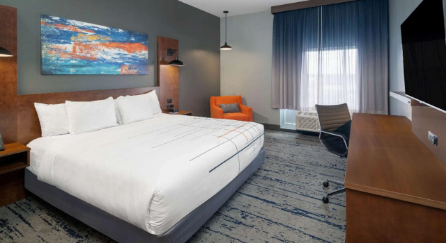 Двухместный номер Standard La Quinta Inn & Suites by Wyndham Louisville NE - Old Henry Rd