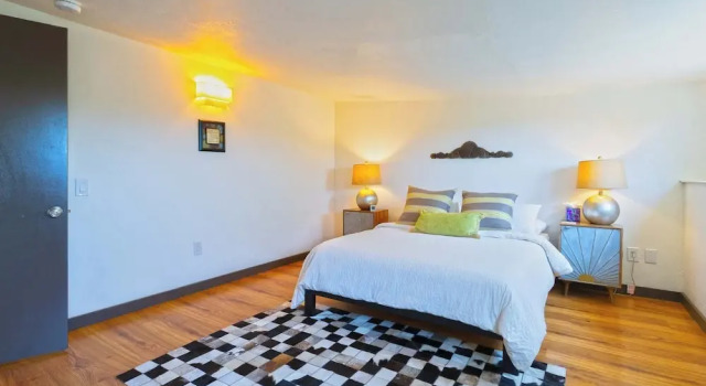 Willie's Hill Country Hideaway - Stay for 8 With Hot Tub & Fire Pit