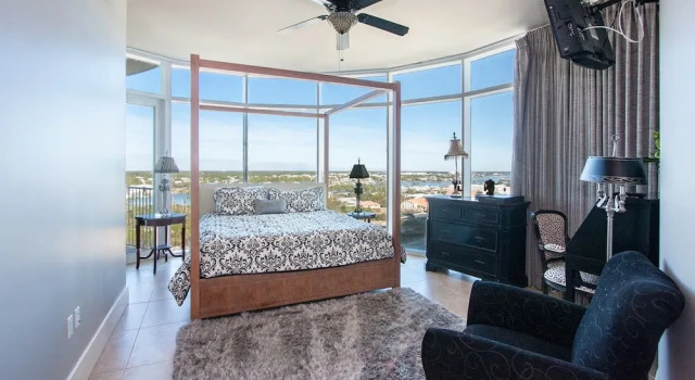Spacious Four Bedroom With Wrap-around Balcony - Unit Tpd0901, Prenota Hotel Hotel a Alabama con piscina, Piscina