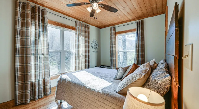 Bryson City Cabin: Deck & Mountain-view Hot Tub, Buchen Sie Ferienhaus Bryson City Great Smoky Mountains