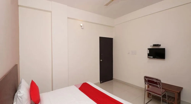 OYO 24051 Flagship Shubh Inn Gomti Nagar