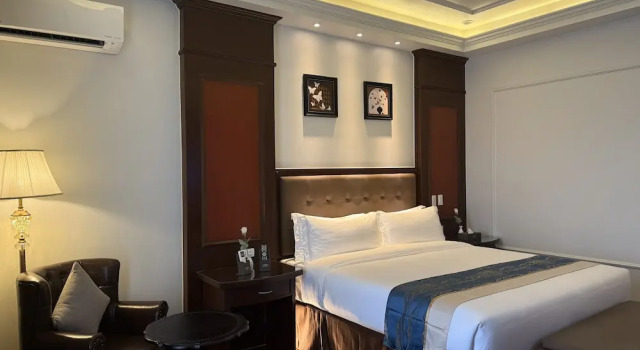 Номер Deluxe Madison Crown Hotel