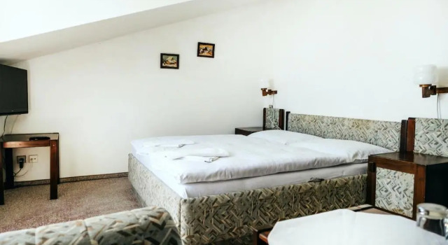 Pension Clara, Prenota Hotel Hotel a Karlovy Vary con parcheggio, Parcheggio