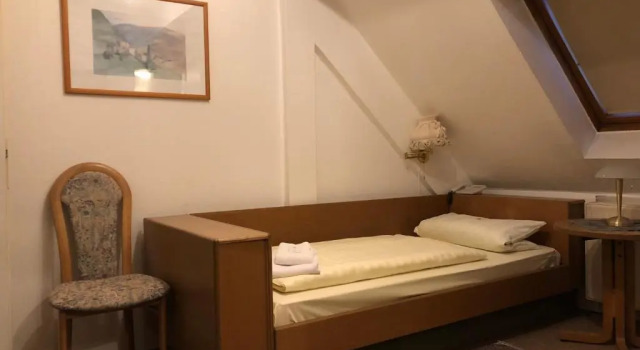 Krügers Hotel, Book Hotel Hotels in Barsinghausen with Parking, Parking