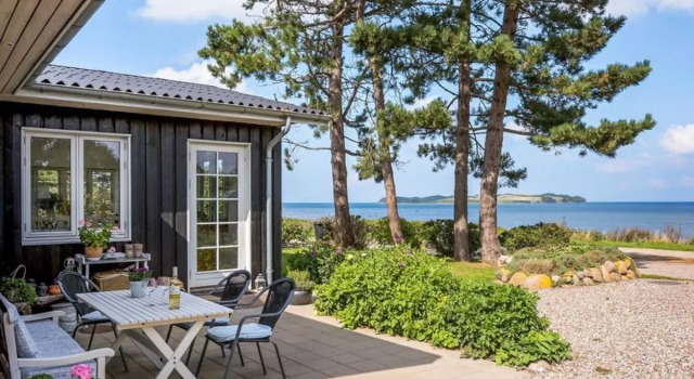 "Varma" - 25m from the sea in Sealand, Book Hotel Føllenslev Sjælland