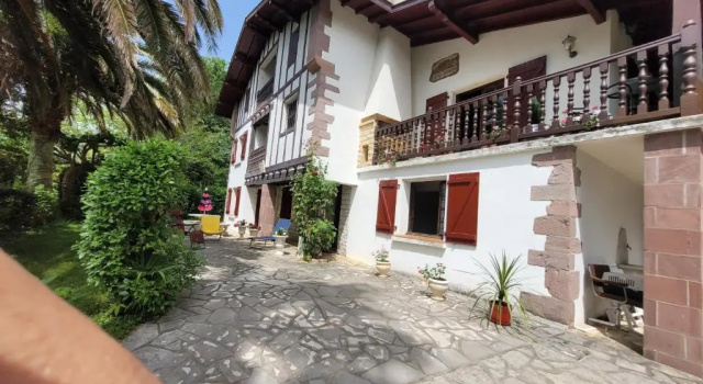Апартаменты Bel appartement T4 dans maison basque