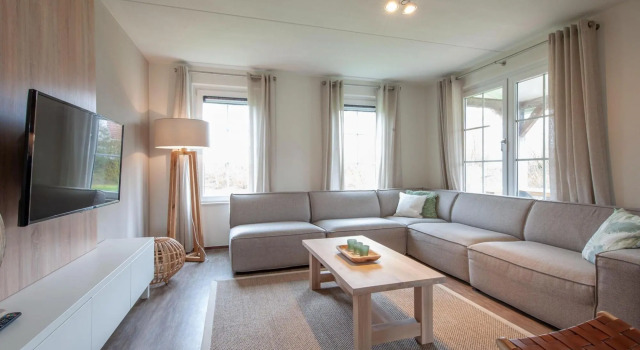 Restyled villa with infrared sauna, in a holiday park, 400 m from the sea, Забронировать Вилла Виллы Zeeuws-Vlaanderen, Вилла