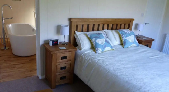 Ash Lodge - Romantic Luxury Hot Tub Break