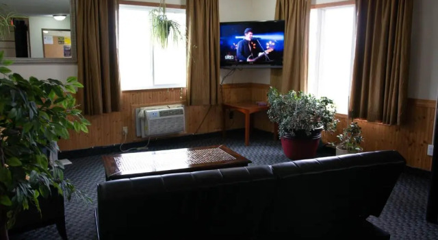 Четырёхместный номер Standard East Grand Inn Grand Forks ND I 29