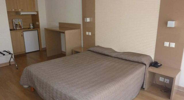Residence Syracuse, Забронировать Отель Отели Вильнёв-Лубе 3 звезды, 3*