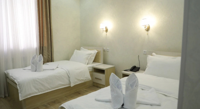 Полулюкс Status Hotel (Статус)