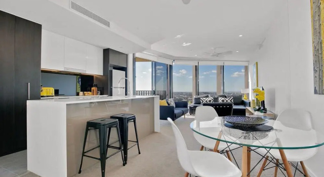 High Life Central, Забронировать Отель Брисбен Brisbane Region, рядом с Паромный терминал South Bank