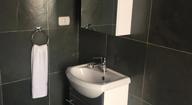 Четырёхместный номер Standard с балконом Tripanko Lodge & Bungalows