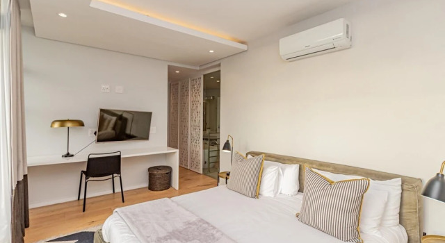 Modern Apartment in Sea Point With Rooftop Deck Penthouse on S, Забронировать Апартаменты/квартира Апартаменты Кейптауна, рядом с Signal Hill Noon Gun, Апартаменты/квартира