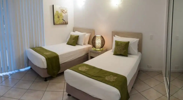 Oasis 4 at Palm Cove, Book Hotel Palm Cove Cairns Beaches
