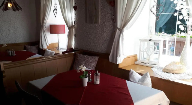 Gasthaus Vinaders, Rezerwuj Hotel Hotele w Tyrol z parkingiem, Parking