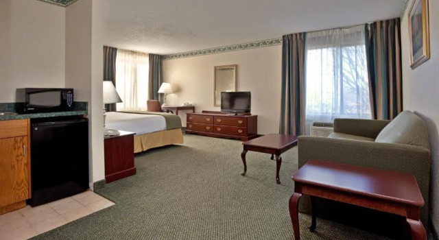 Люкс c 1 комнатой Best Western Kernersville