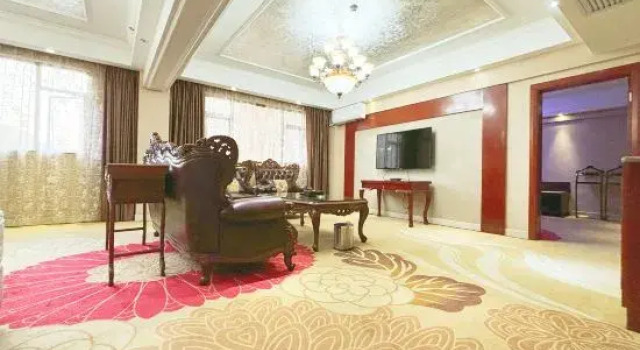 Люкс Golden Harbor Hotel