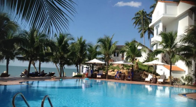 Четырёхместный номер Standard Pacific Beach Resort